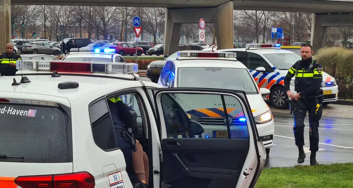 Verzet tijdens aanhouding bestuurder - Foto 14