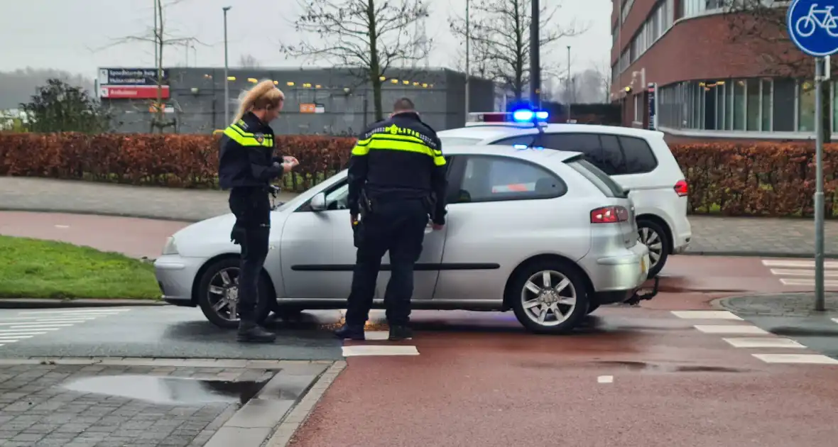 Verzet tijdens aanhouding bestuurder - Foto 2