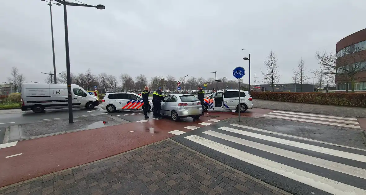 Verzet tijdens aanhouding bestuurder - Foto 5