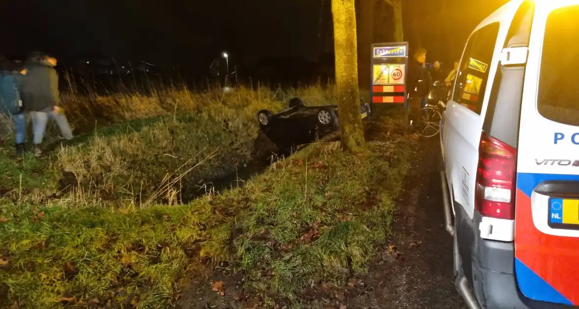 Dronken automobilist belandt in de sloot - Foto 1