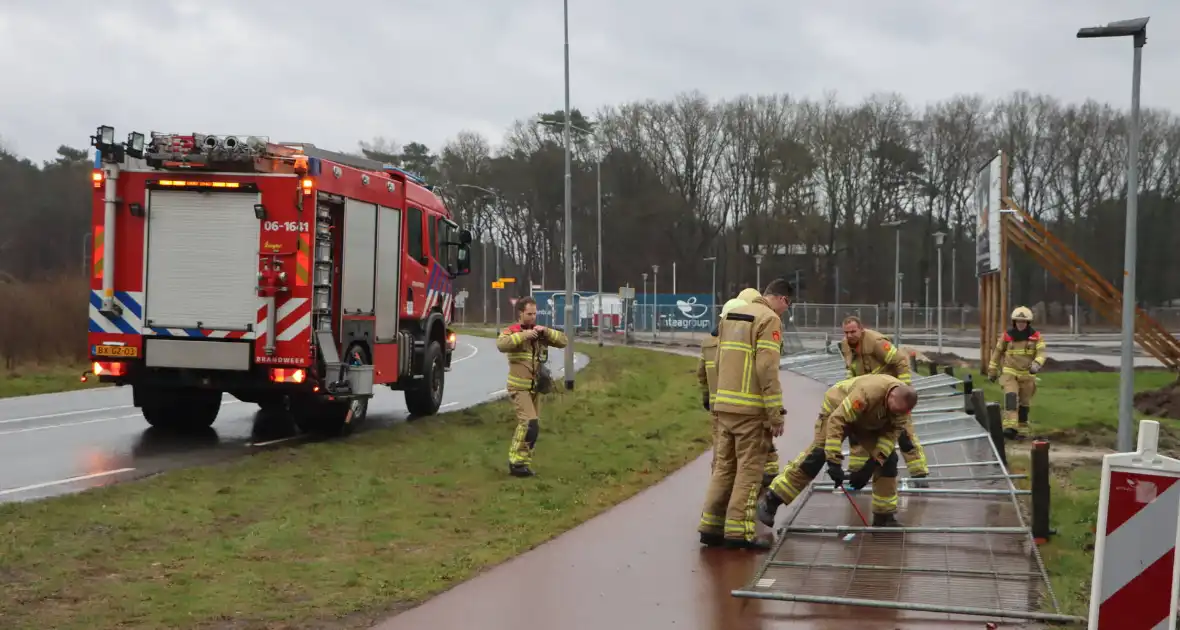 Meters hekwerk omgevallen door wind