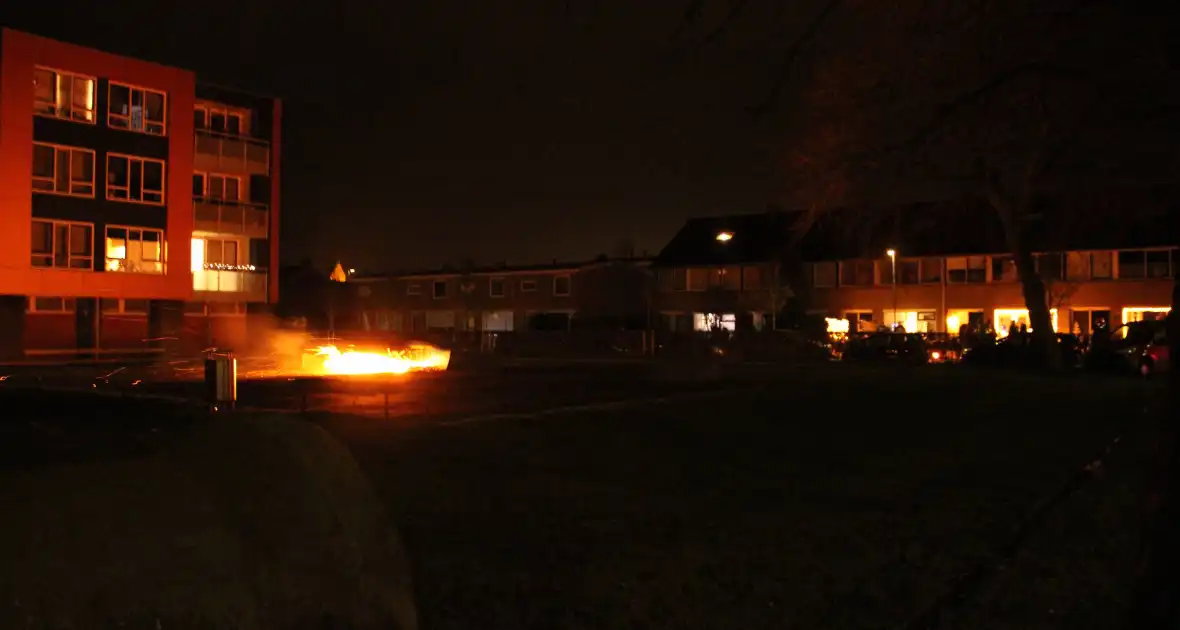 Brandweer blust flinke brand op skatepark - Foto 3