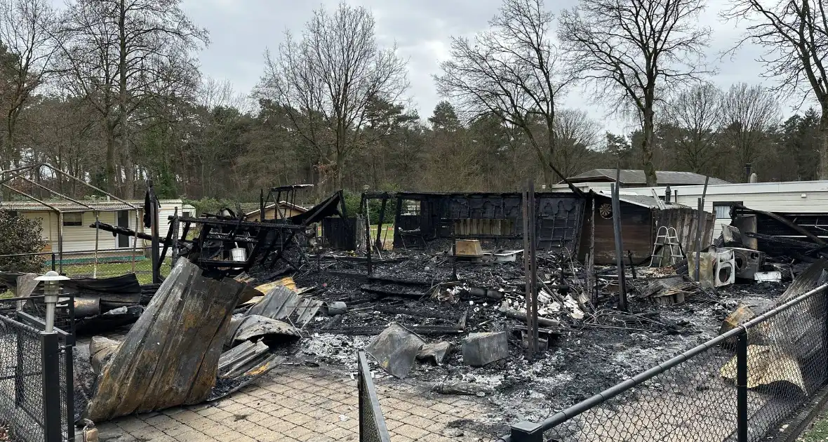 Chalet brandt volledig uit op vakantiepark Peter Gillis - Foto 4