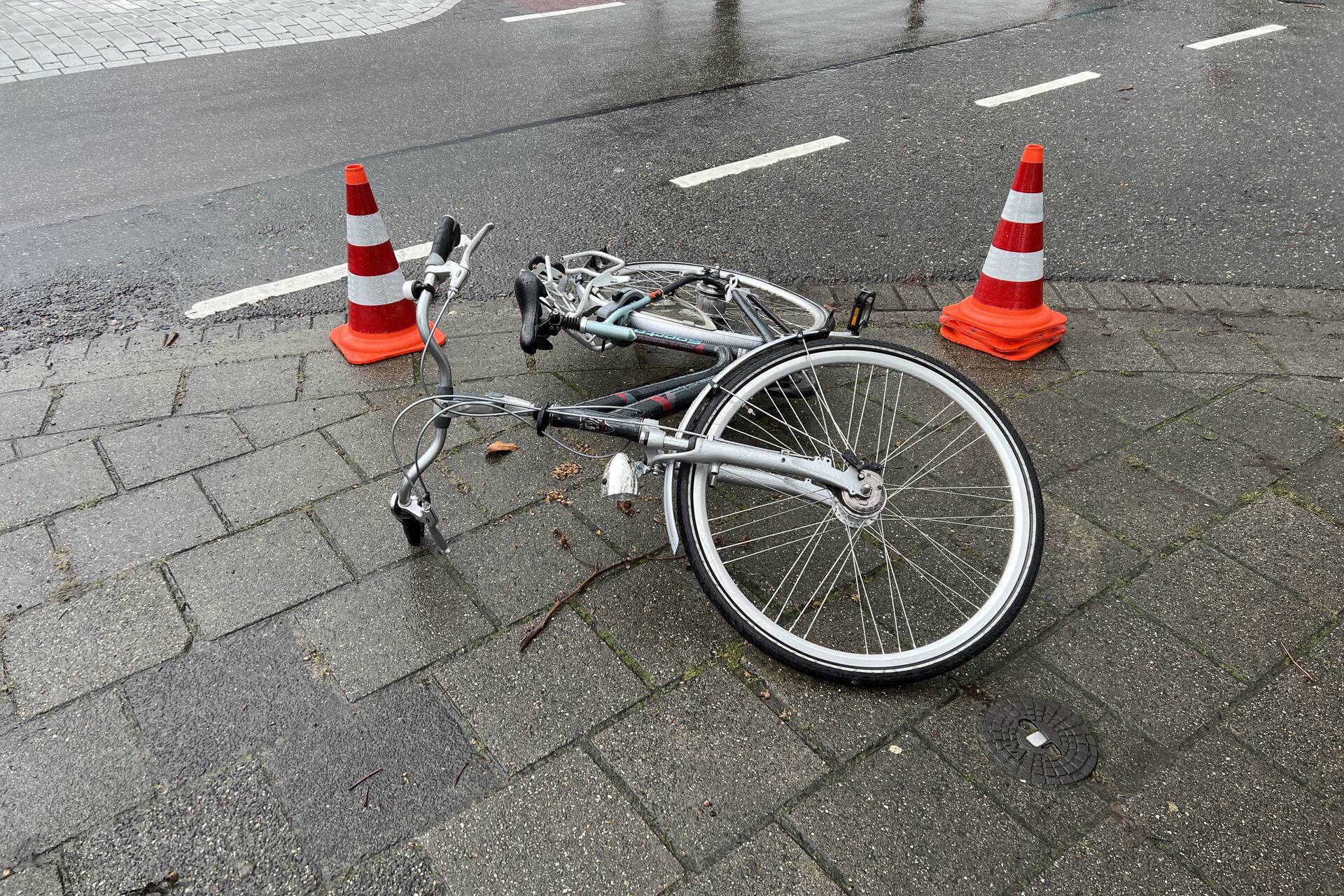 Fietsster Gewond Naar Ziekenhuis Na Botsing Met Auto | 112-nu.nl