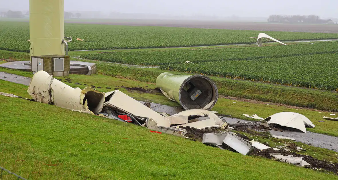 Grote ravage door geknakte windmolen - Foto 2