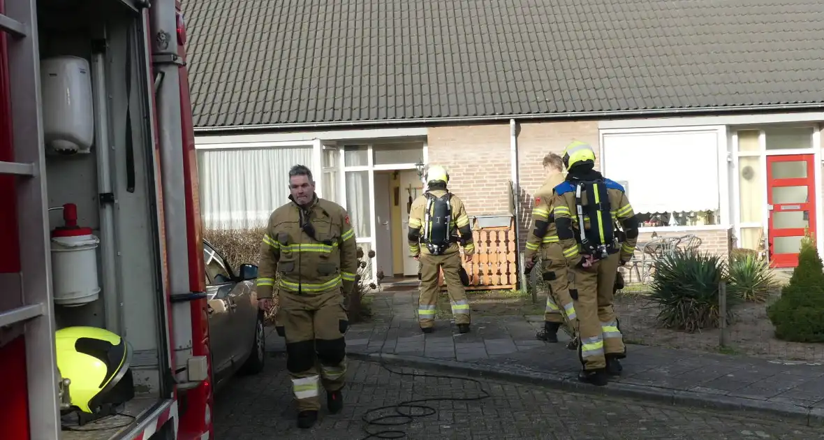 Brandweer ingezet voor gaslekkage in woning - Foto 7