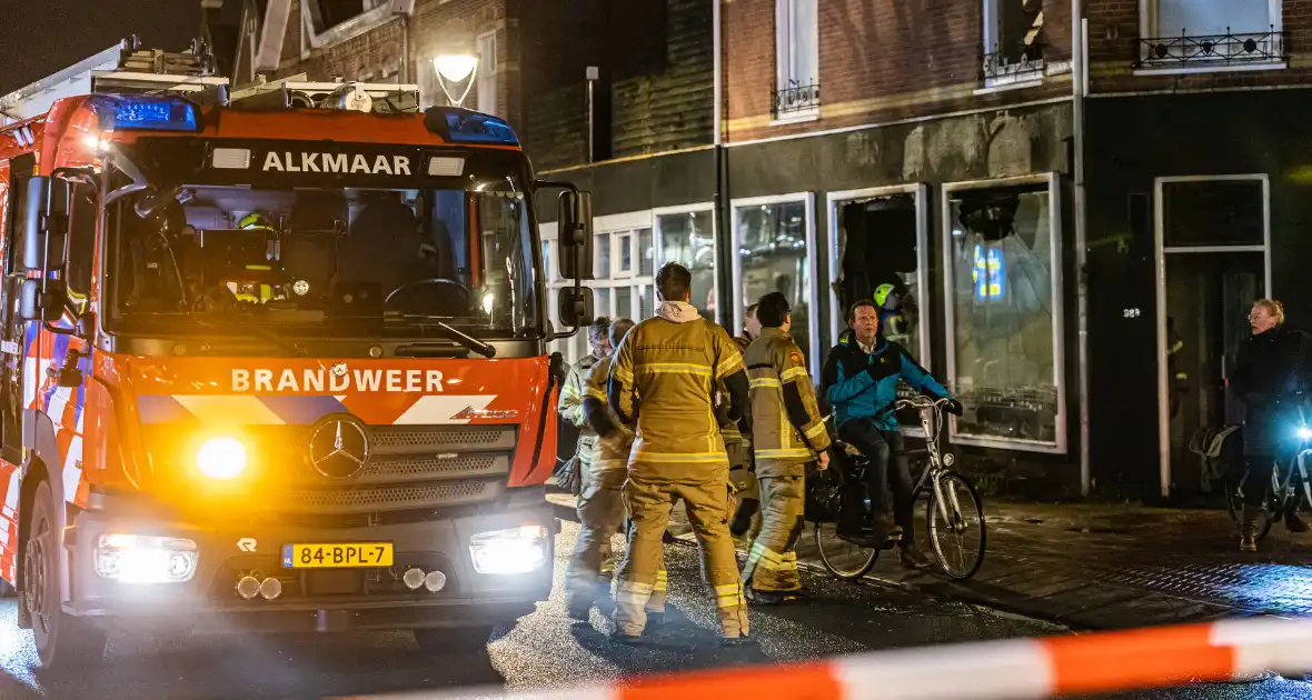 Bewoners ongedeerd bij brand in woning - Foto 5