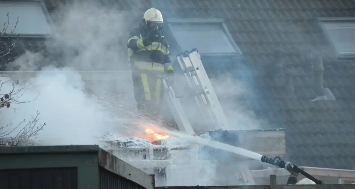 Flinke rookontwikkeling bij brand in bijgebouw - Foto 3