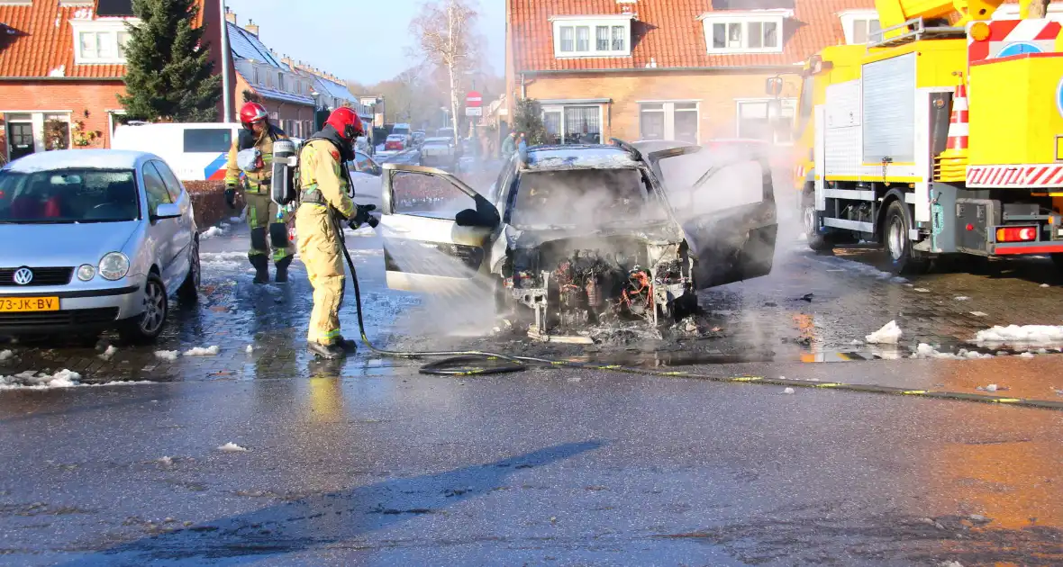 Auto uitgebrand op parkeerplaats Lidl - Foto 5
