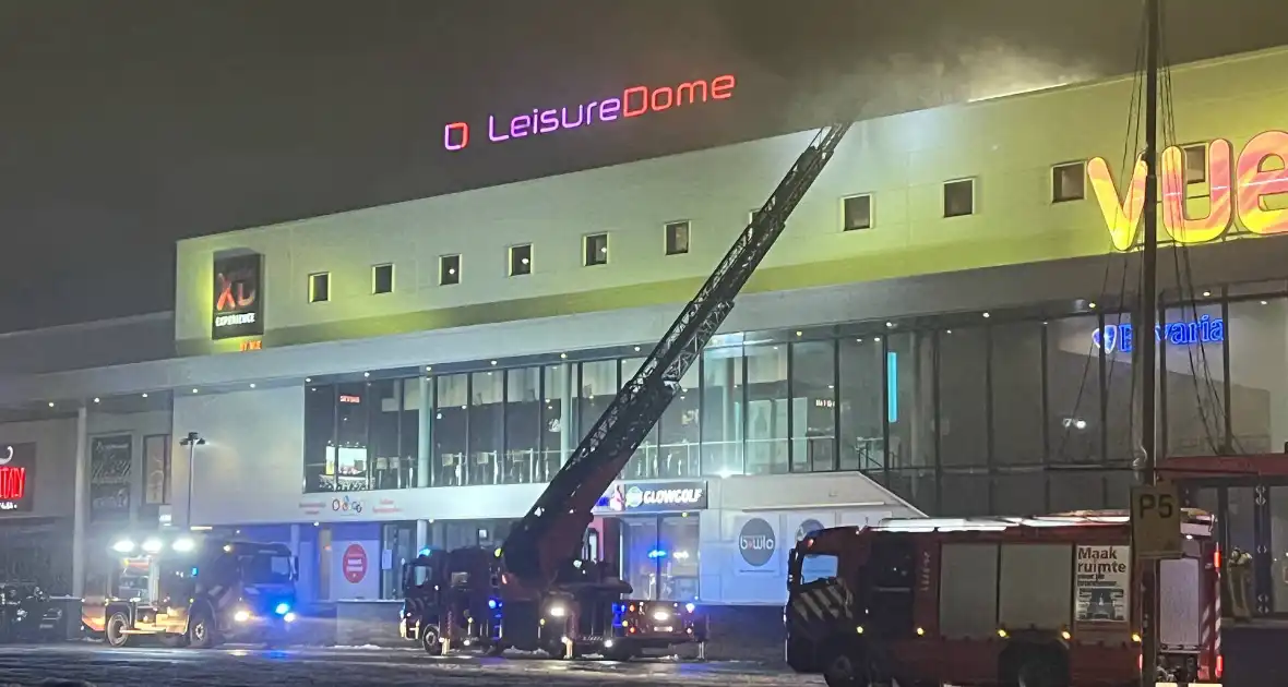 Veel rookontwikkeling bij brand in bowlingcentrum - Foto 2