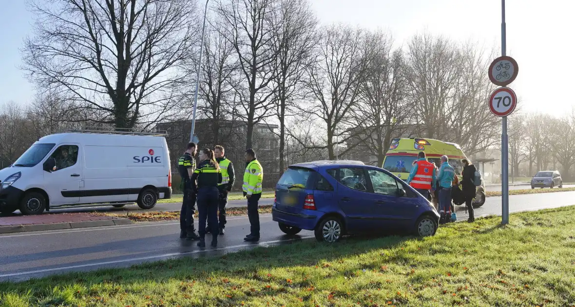 Voorruit aan diggelen bij botsing met fietser - Foto 2