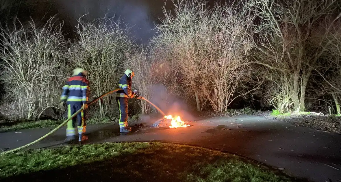 Buitenbrand snel onder controle - Foto 3