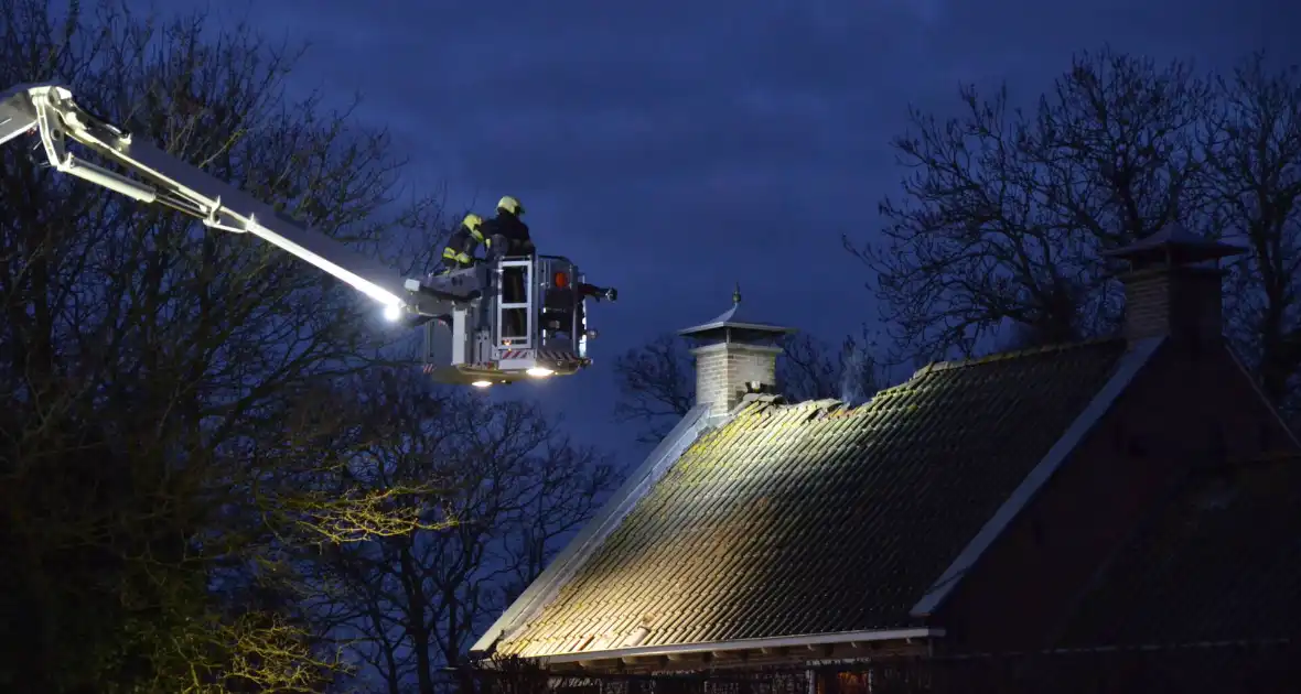 Flinke schade aan dak door brand - Foto 2