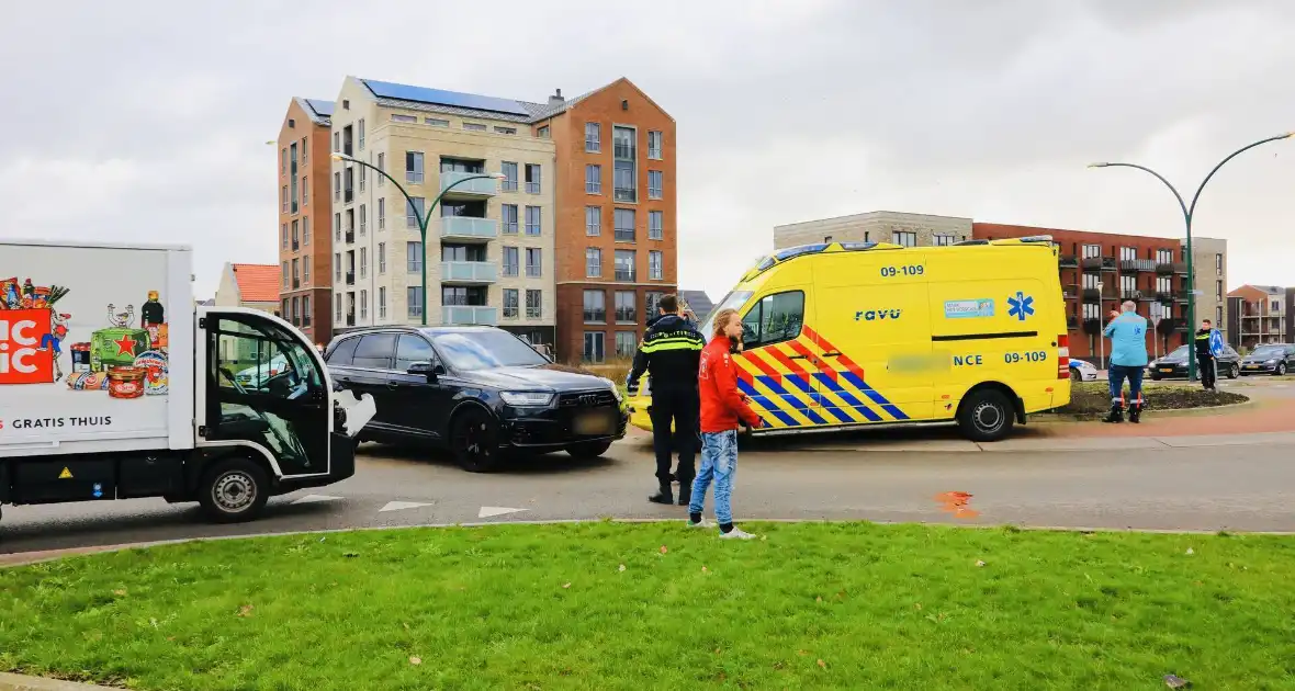 Fietser ernstig gewond bij botsing met bezorg wagen - Foto 4