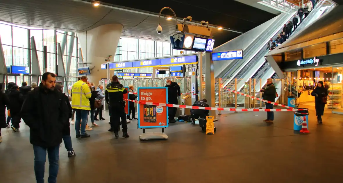 Steekpartij op NS-station Bijlmer ArenA - Foto 3