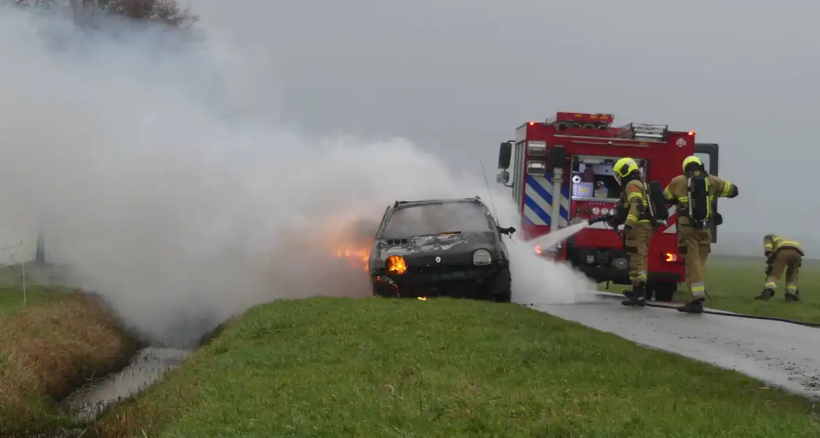 Gestolen auto volledig uitgebrand - Foto 3