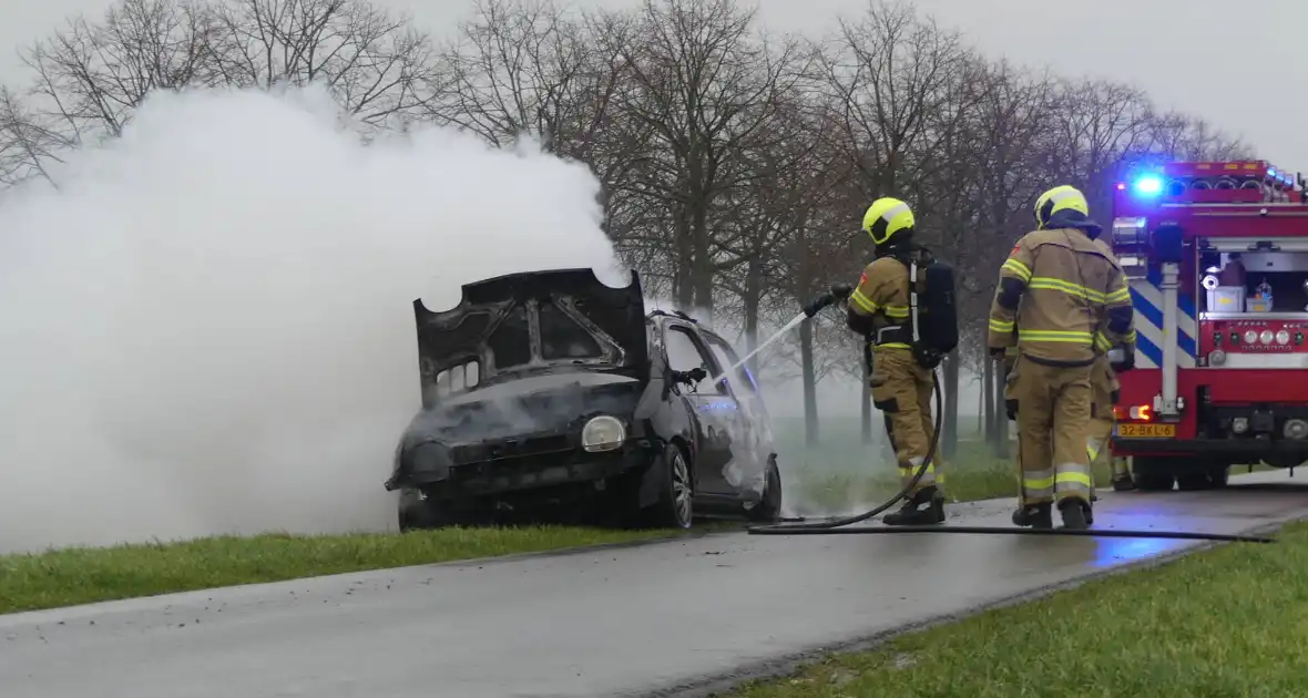 Gestolen auto volledig uitgebrand - Foto 5
