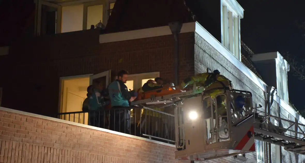 Ambulancemedewerkers ontdekken woningbrand - Foto 2