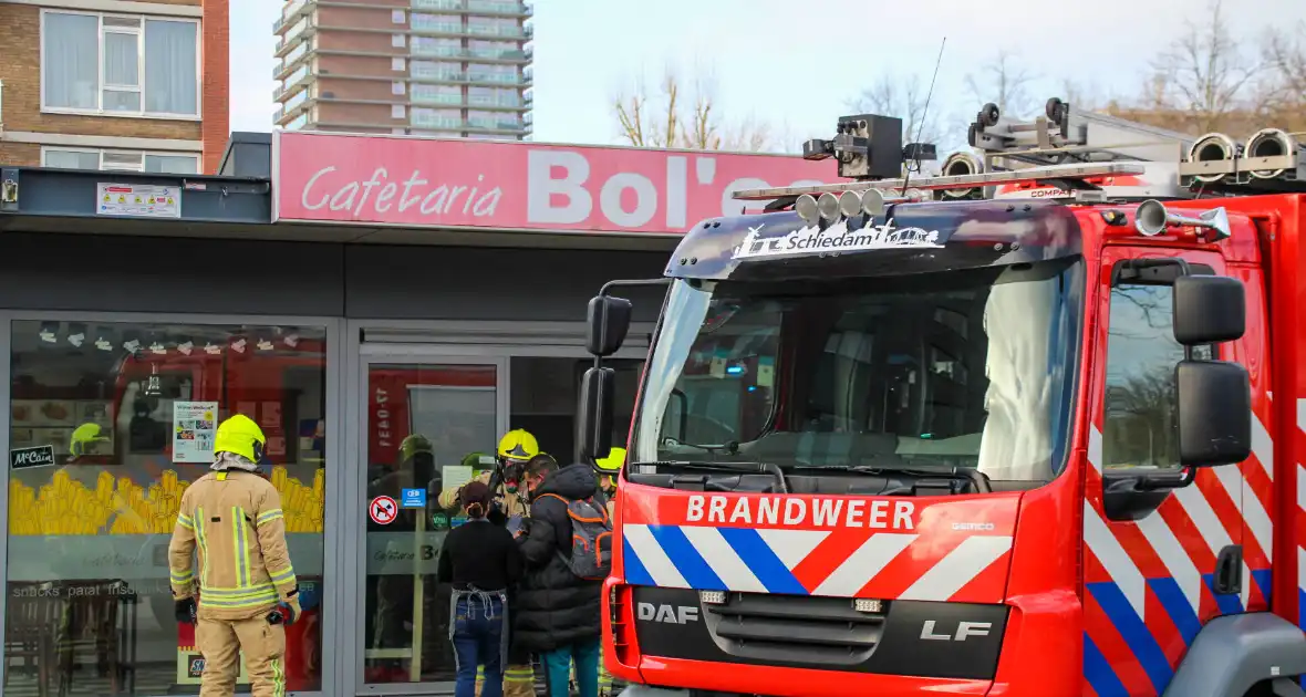 Keukenbrand in cafetaria snel onder controle - Foto 3