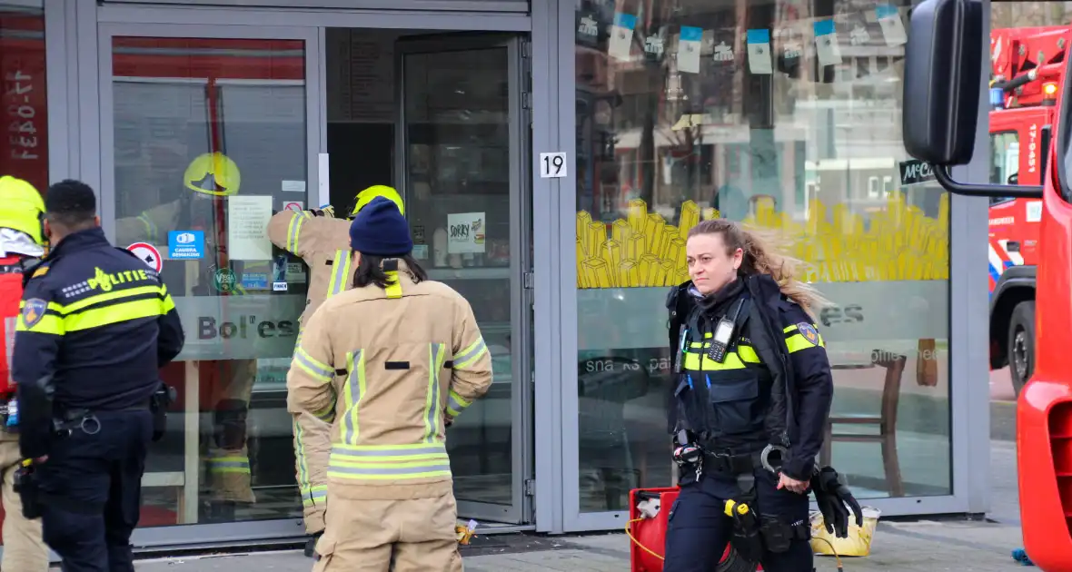 Keukenbrand in cafetaria snel onder controle - Foto 8