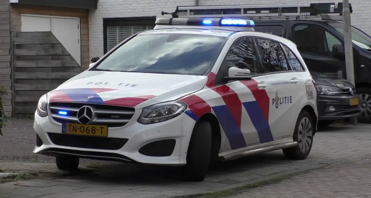 Onderzoek naar rookontwikkeling op dak van woning - Foto 6