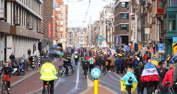 Demonstratie Amsterdam tegen beleid overheid