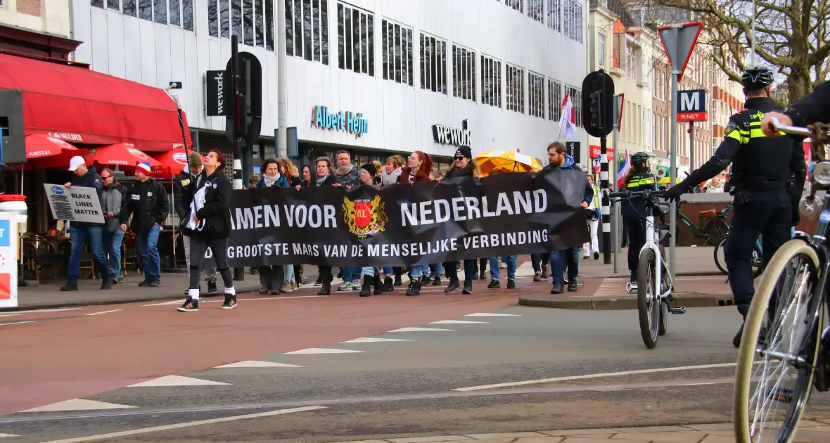 Demonstratie Amsterdam tegen beleid overheid - Foto 1
