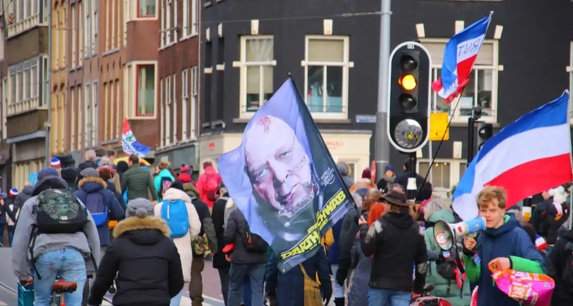 Demonstratie Amsterdam tegen beleid overheid - Foto 12