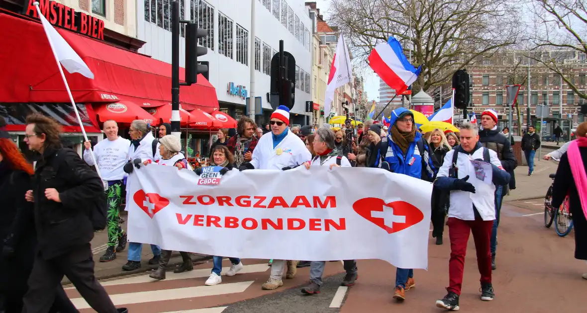 Demonstratie Amsterdam tegen beleid overheid - Foto 3