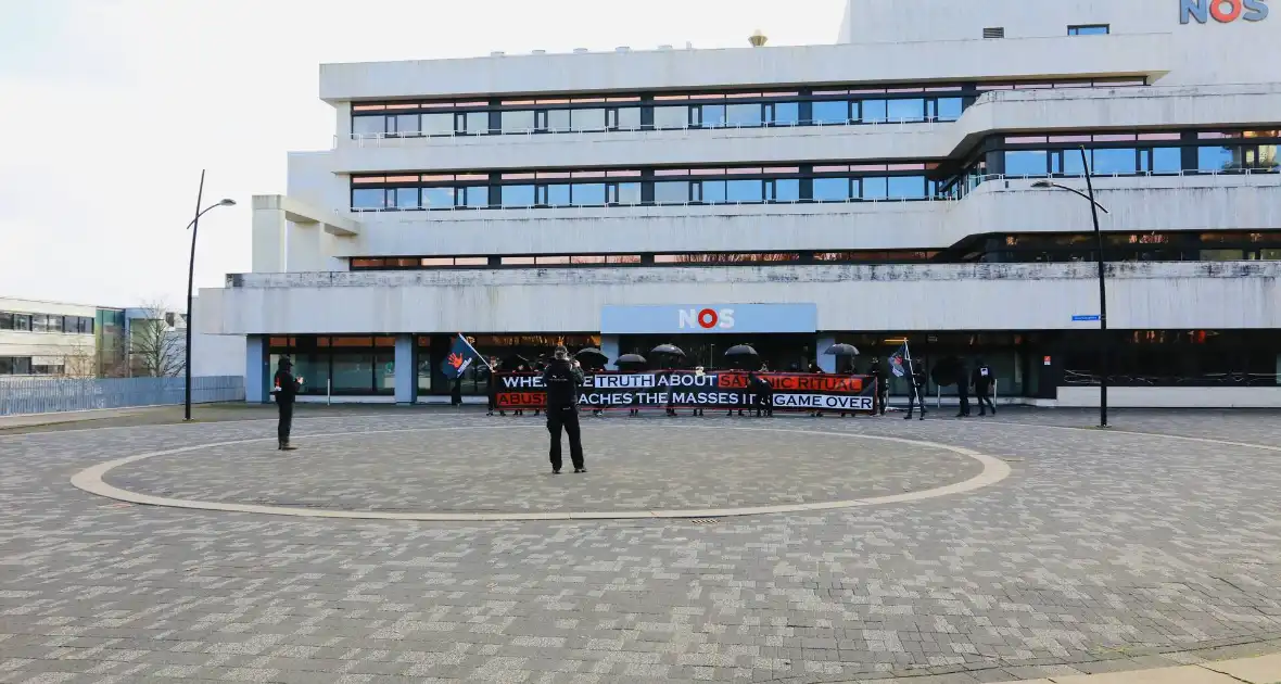 Demonstratie bij Mediapark in Hilversum