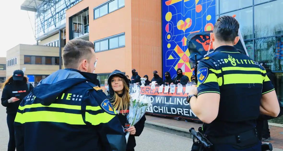 Demonstratie bij Mediapark in Hilversum - Foto 16