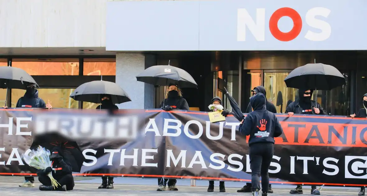 Demonstratie bij Mediapark in Hilversum - Foto 2