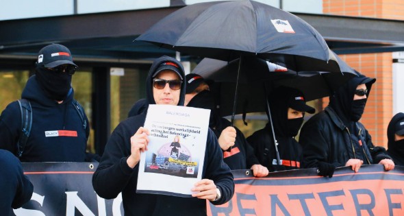 Demonstratie bij Mediapark in Hilversum - Afbeelding 24
