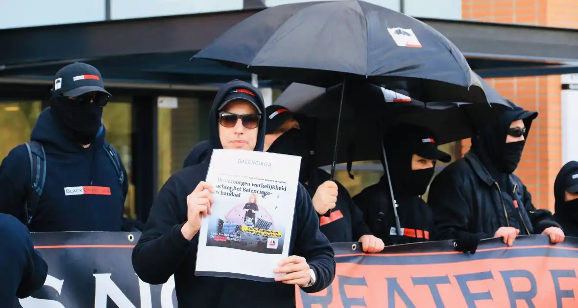 Demonstratie bij Mediapark in Hilversum - Foto 24