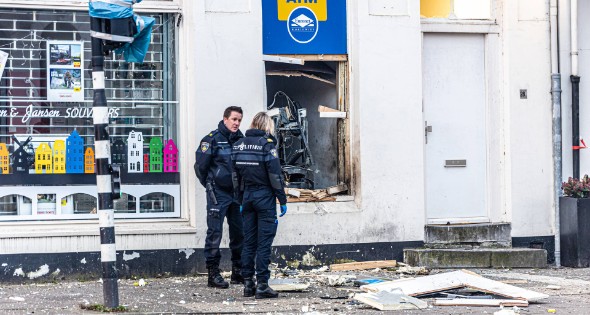 Plofkraak op geldautomaat bij souvenirwinkel - Afbeelding 2