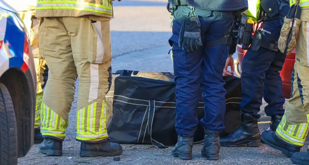 Bestelbus met verdachte inhoud aangetroffen - Foto 3