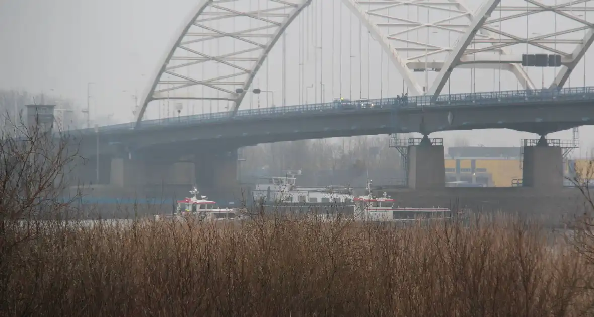 Traumahelikopter ingezet voor persoon te water - Foto 4