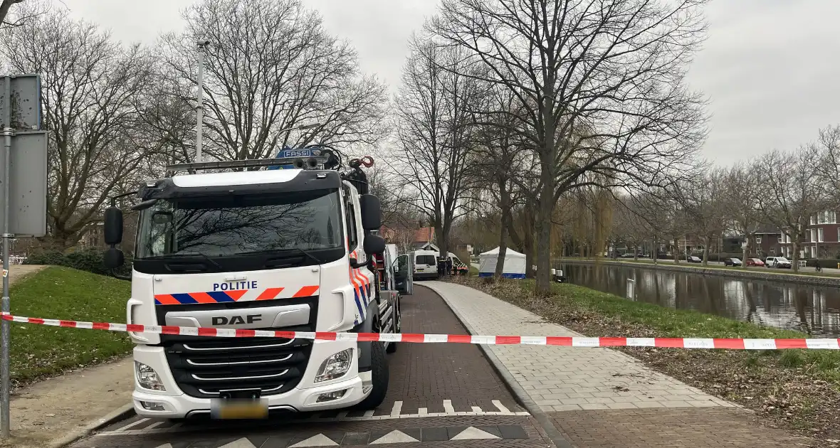 Politieonderzoek na aantreffen overleden persoon in water - Foto 10