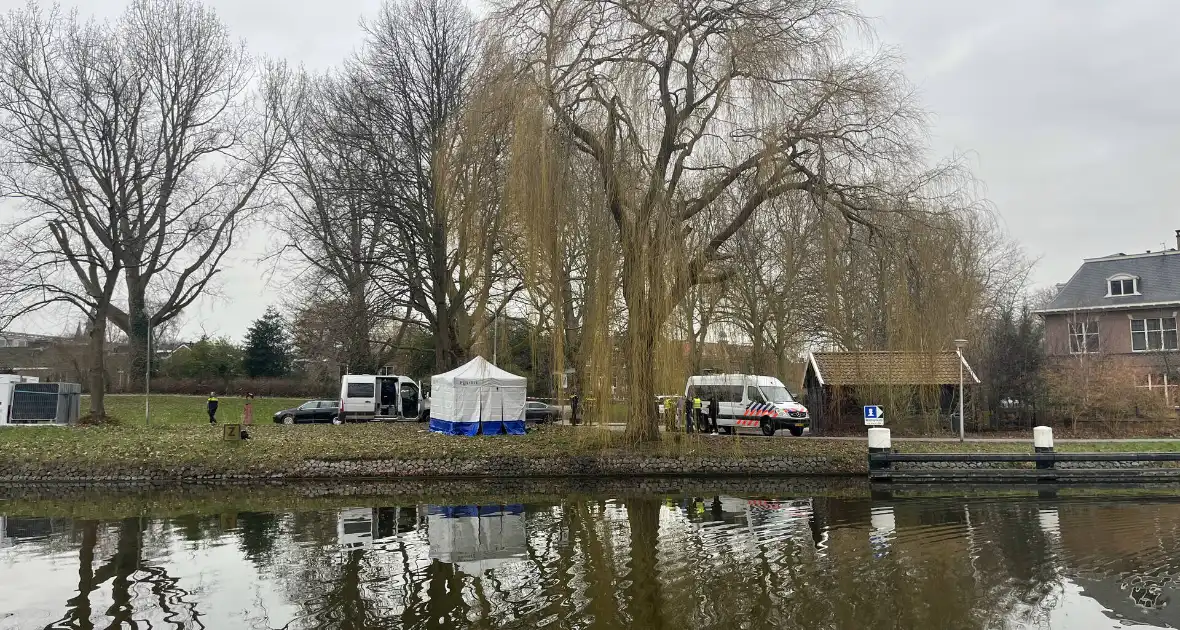 Politieonderzoek na aantreffen overleden persoon in water - Foto 6