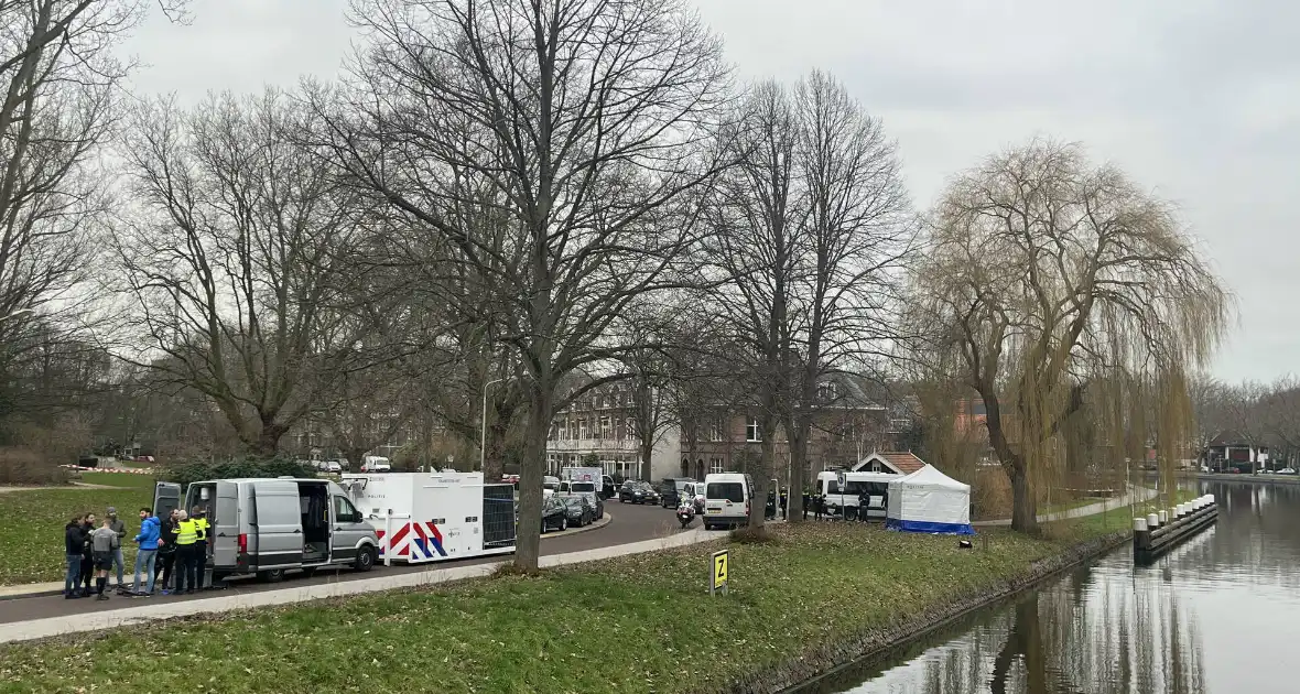 Politieonderzoek na aantreffen overleden persoon in water - Foto 9