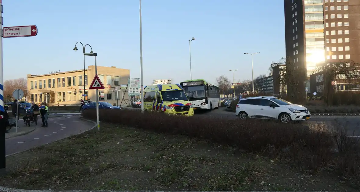 Fietsster er raakt gewond bij aanrijding