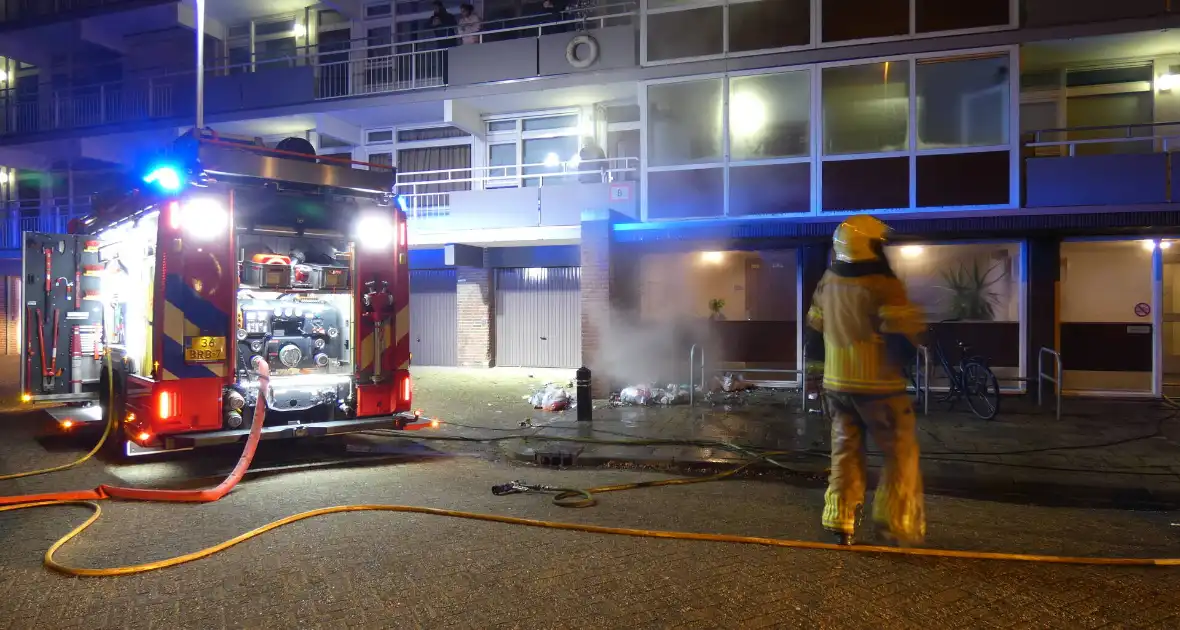 Rook in flat wegens afvalbrand - Foto 2