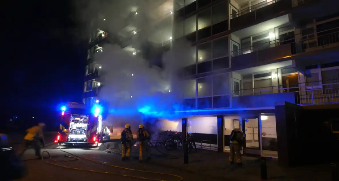 Rook in flat wegens afvalbrand - Foto 3