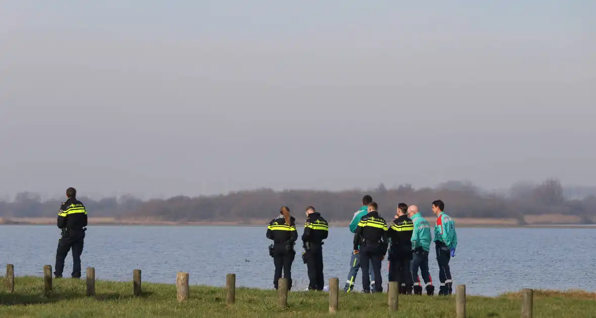 Persoon overleden na val in het water - Foto 6