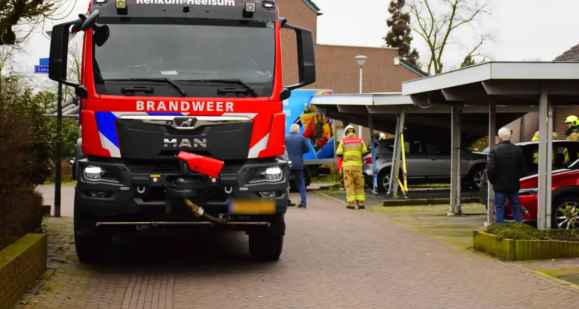 Albert Heijn bezorgdienst laat carport instorten - Foto 1