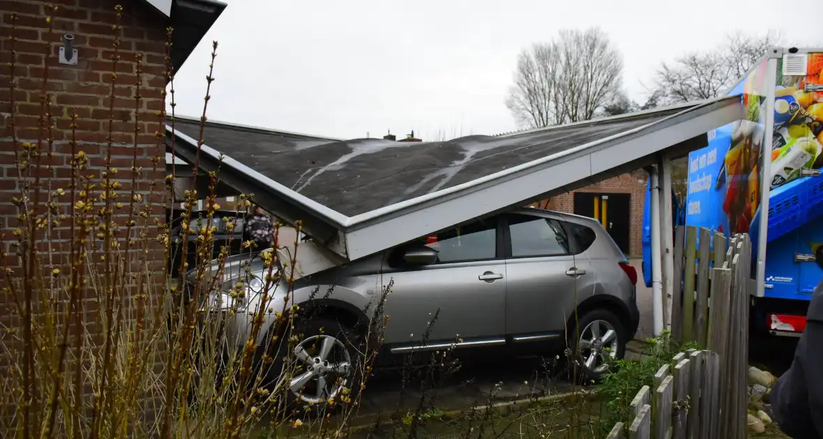 Albert Heijn bezorgdienst laat carport instorten - Foto 2