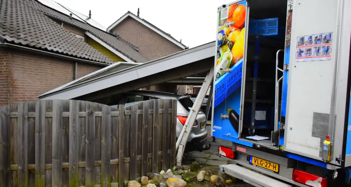 Albert Heijn bezorgdienst laat carport instorten - Foto 3