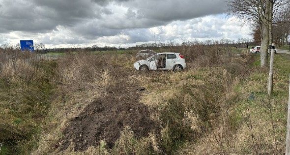 Auto belandt in weiland, bestuurder aangehouden - Afbeelding 6