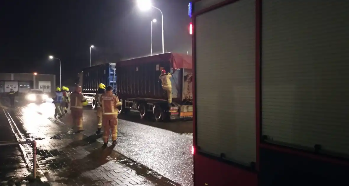 Broei in containers van vrachtwagen - Foto 1