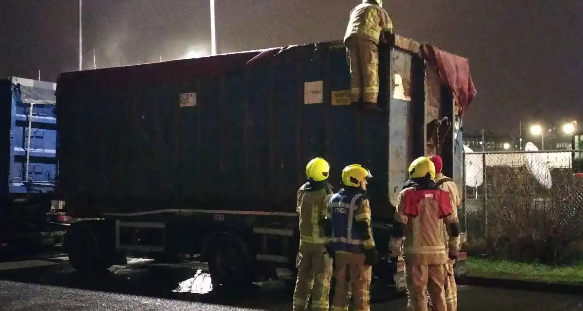 Broei in containers van vrachtwagen - Foto 6